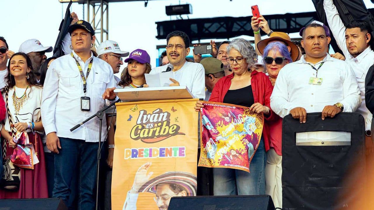 El cierre de Iván Cepeda: ovación en vía carnavalera de Barranquilla El cierre de Iván Cepeda: ovación en vía carnavalera de Barranquilla