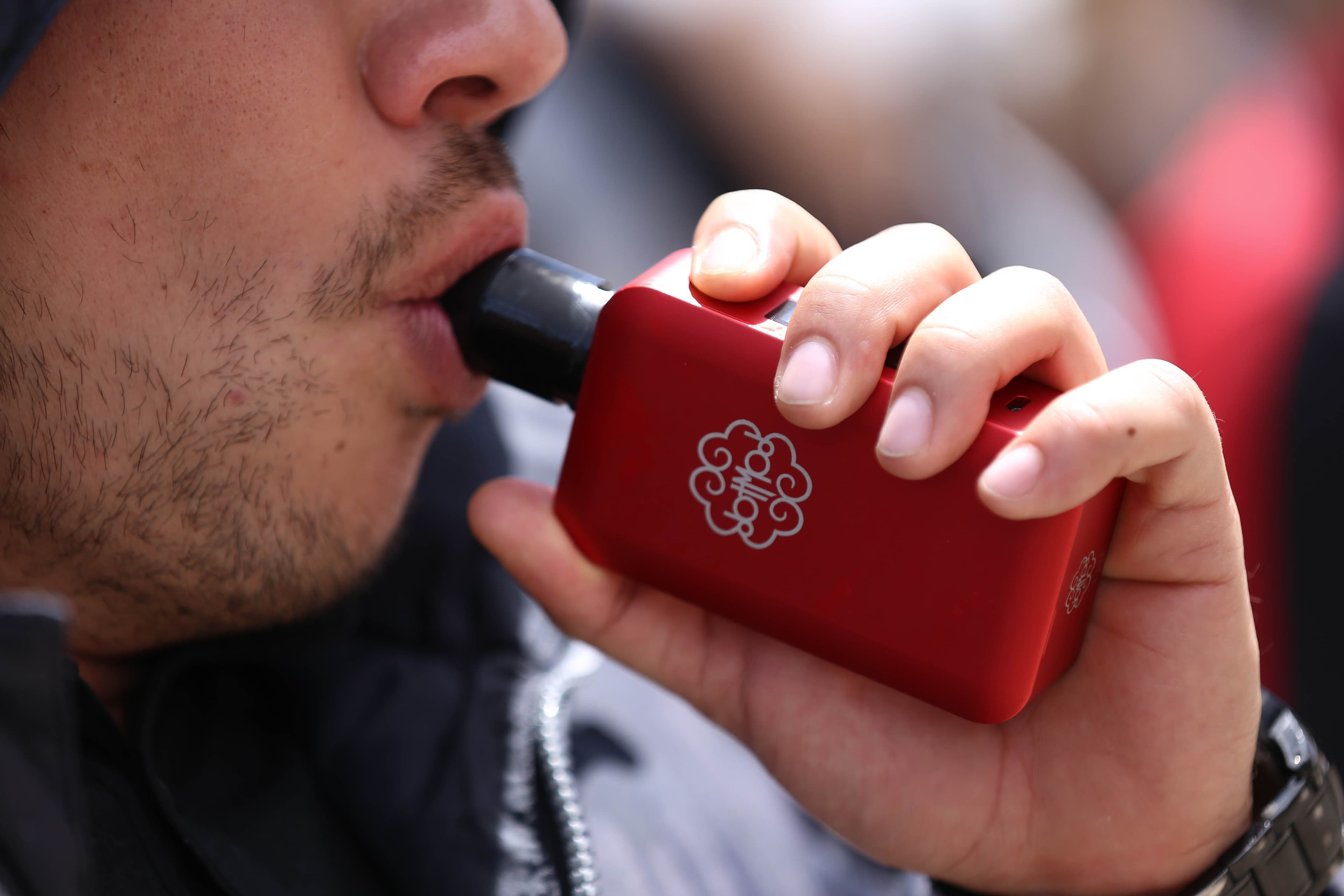 Bogotá alertó por el aumento del uso de vapeadores entre jóvenes y reforzó acciones de prevención. Créditos: Colprensa Bogotá alertó por el aumento del uso de vapeadores entre jóvenes y reforzó acciones de prevención. Créditos: Colprensa