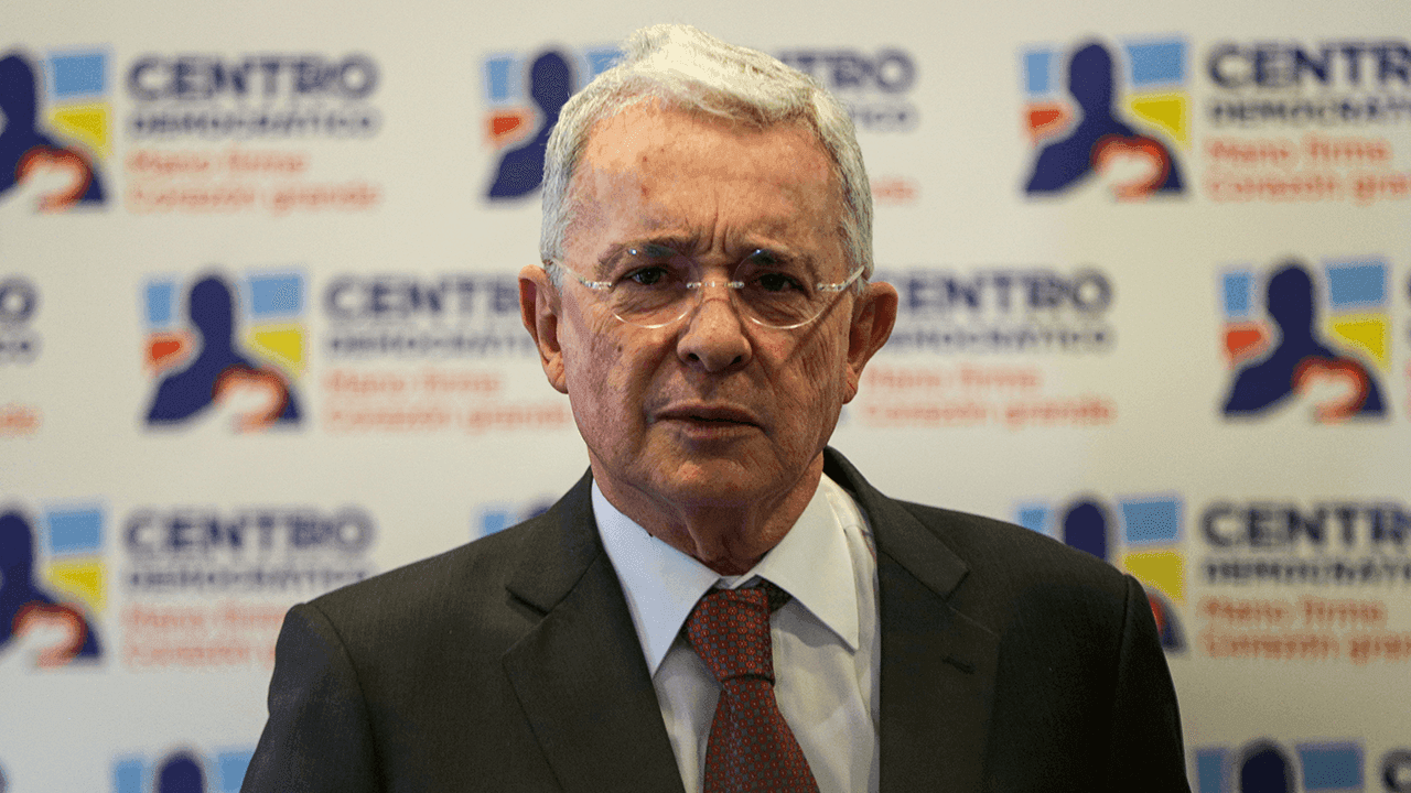 photologuephotos2025-08alvaro_uribe_velez_3_colprensapng photologuephotos2025-08alvaro_uribe_velez_3_colprensapng
