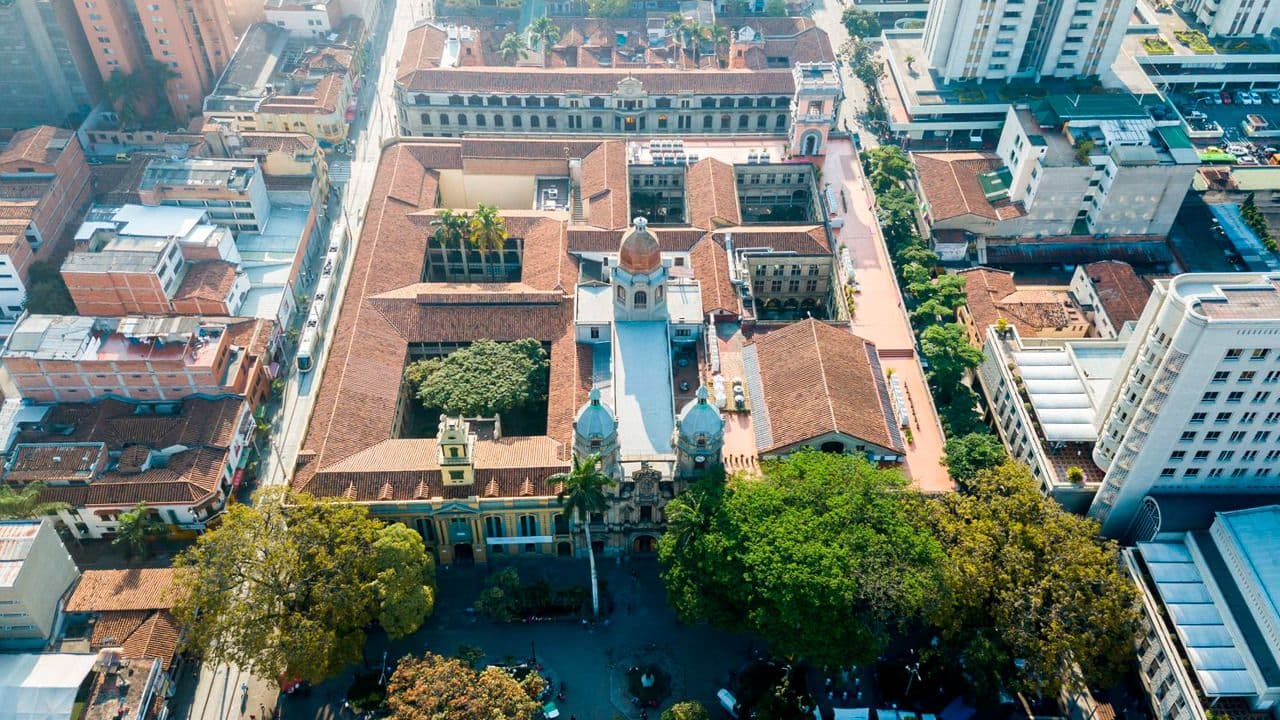Claustro de San Ignacio desde arriba. Claustro de San Ignacio desde arriba.
