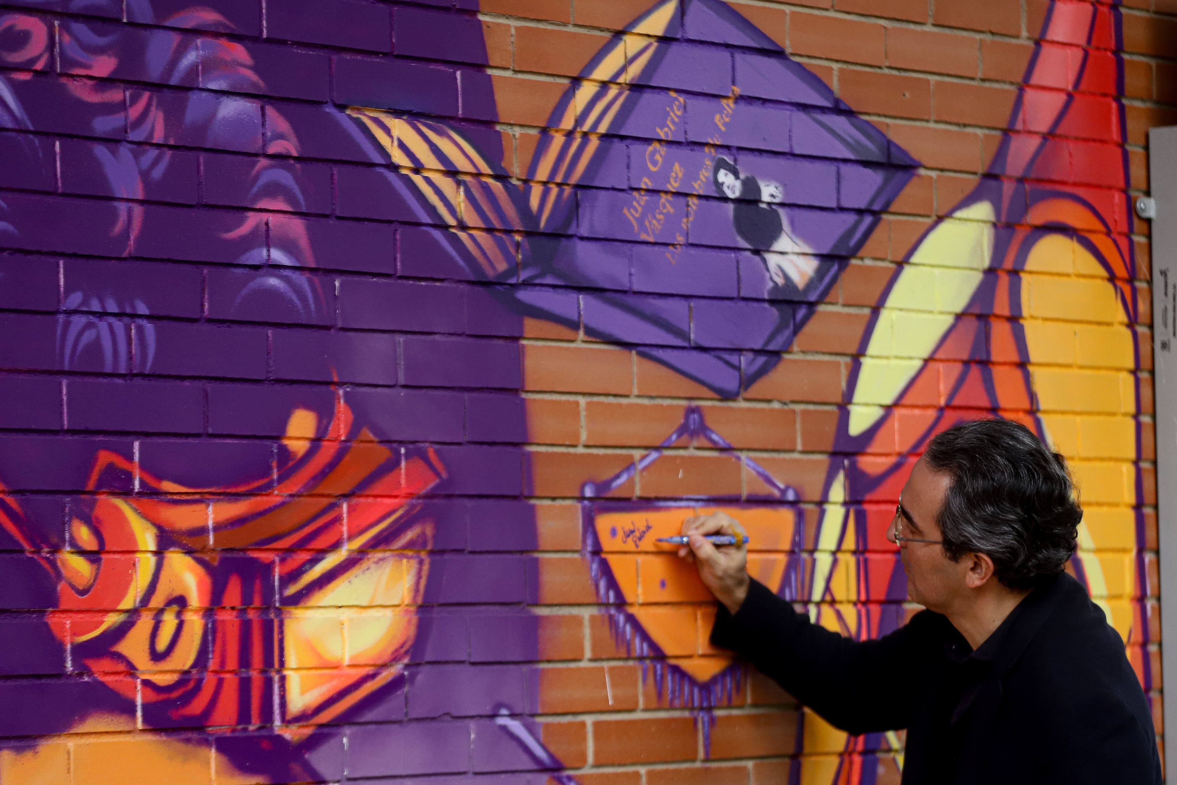 Juan Gabriel Vásquez y la memoria Juan Gabriel Vásquez y la memoria