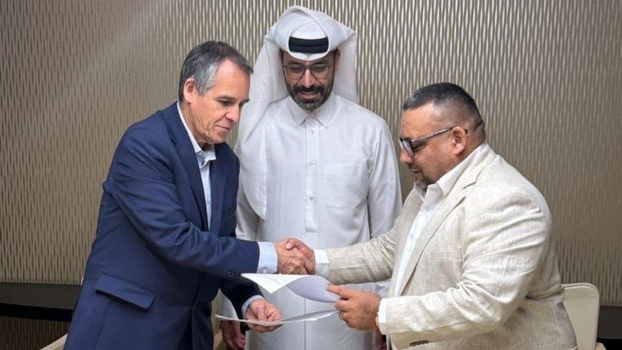 Fotografía tomada en septiembre de 2025, cuando el Gobierno y el Clan del Golfo concluyeron su primera ronda de diálogos en Catar. Créditos: Consejería Comisionada de Paz. Fotografía tomada en septiembre de 2025, cuando el Gobierno y el Clan del Golfo concluyeron su primera ronda de diálogos en Catar. Créditos: Consejería Comisionada de Paz.