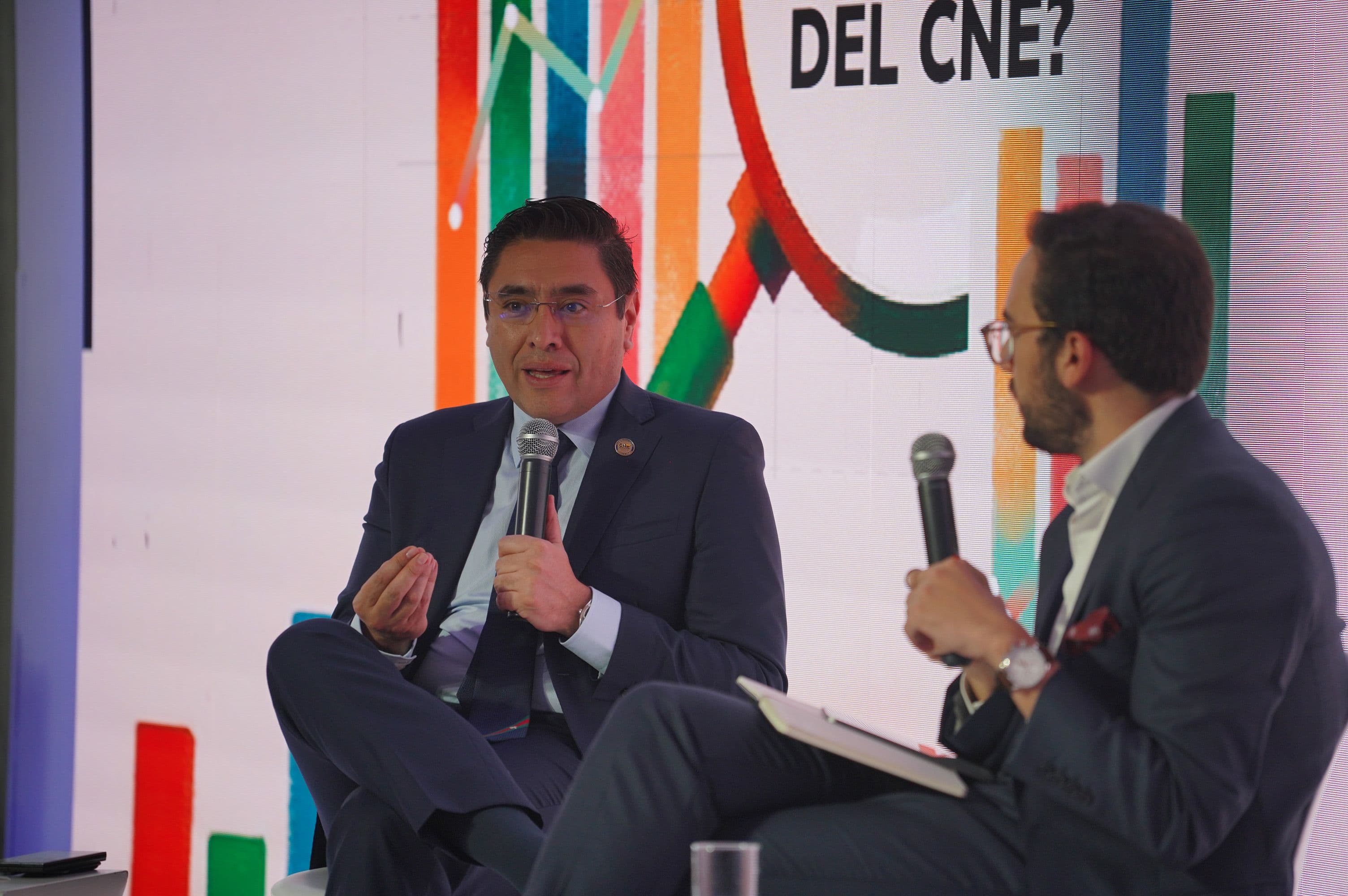 Quiroz defiende la ley de encuestas II Quiroz defiende la ley de encuestas II