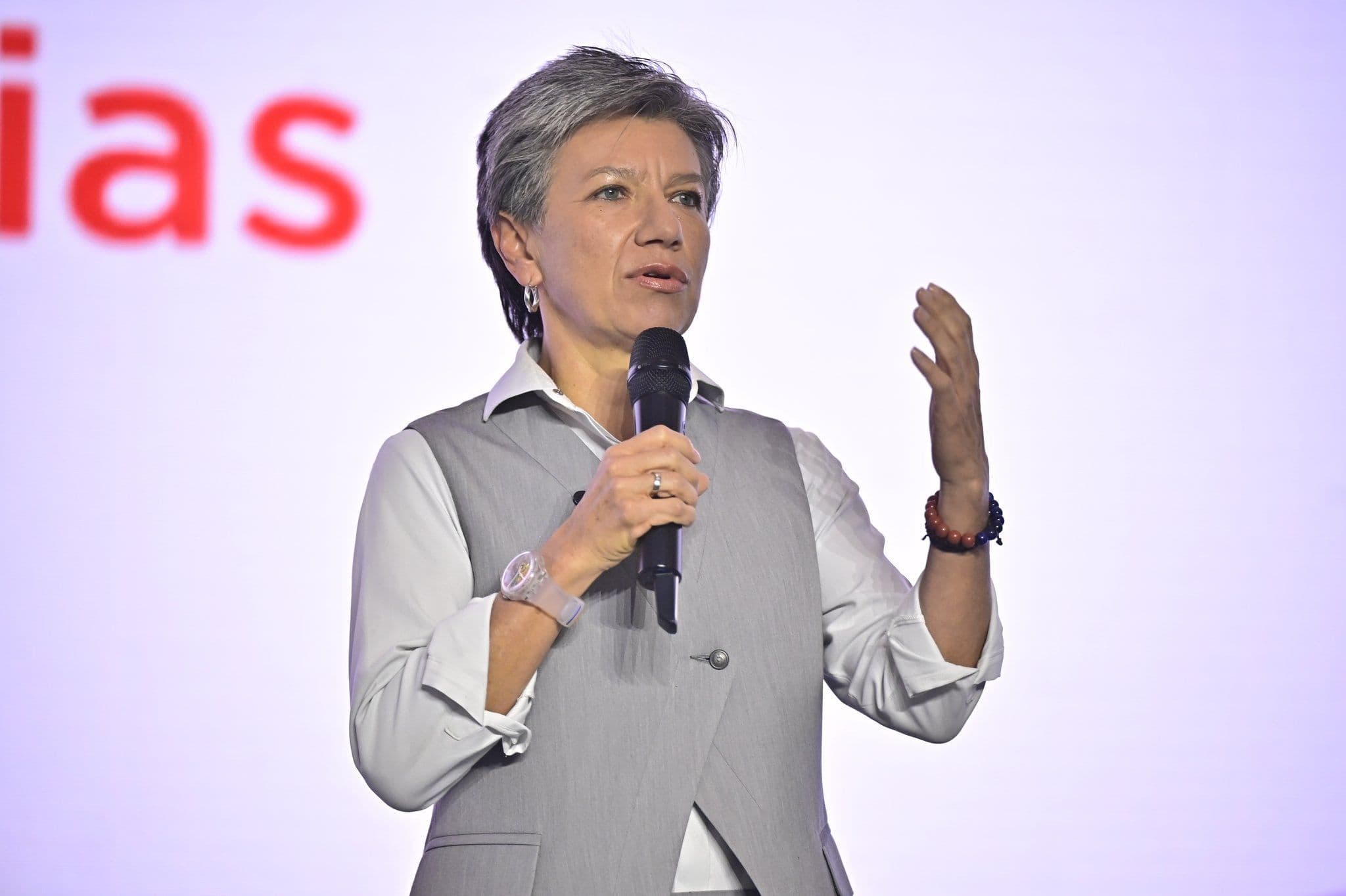 Claudia López en Congreso de Asofondos en Cartagena Claudia López en Congreso de Asofondos en Cartagena