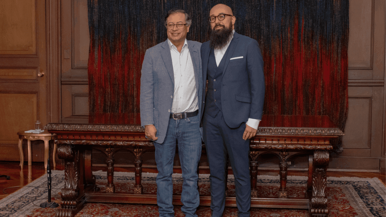 Carlos Carrillo y Gustavo Petro. Carlos Carrillo y Gustavo Petro.