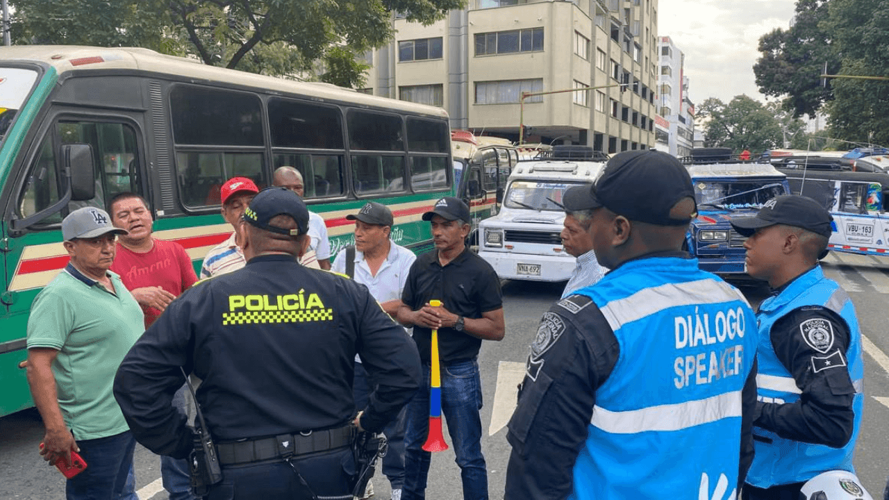 ¿Por qué los transportadores de servicio público están protestando en Cali?: alcalde Eder dice que no cederá a bloqueos ¿Por qué los transportadores de servicio público están protestando en Cali?: alcalde Eder dice que no cederá a bloqueos