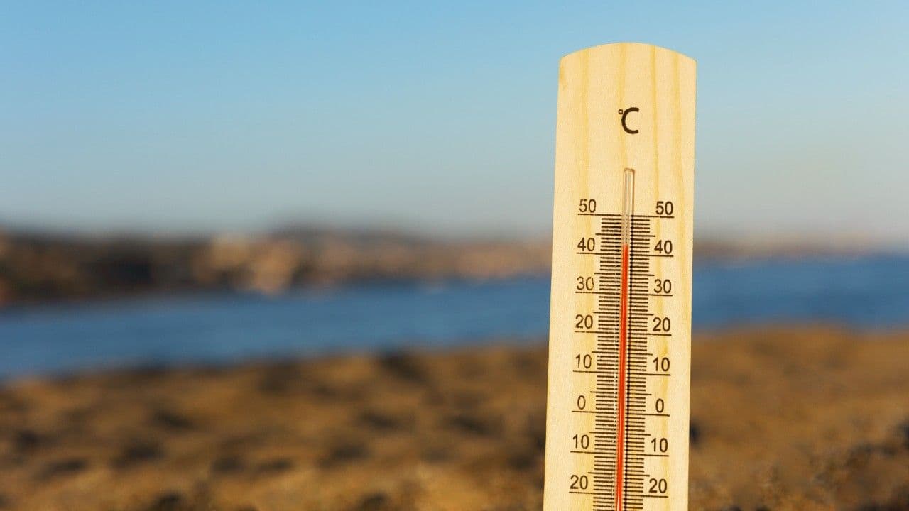 photologuephotos2024-05close-up-thermometer-showing-high-temperature_1jpg photologuephotos2024-05close-up-thermometer-showing-high-temperature_1jpg