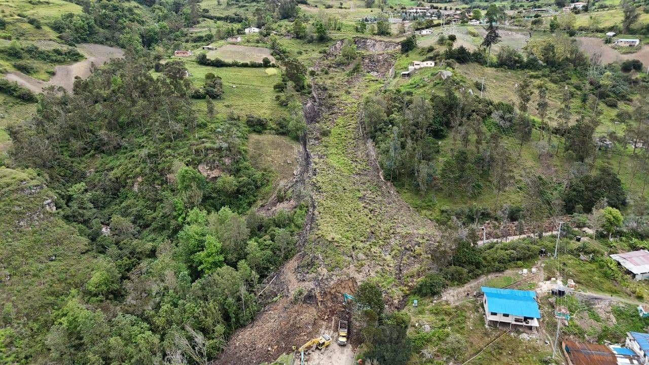 Vía al llano bloqueada Vía al llano bloqueada