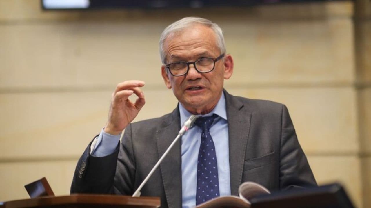 Carlos Ramón González, Dapre Carlos Ramón González, Dapre