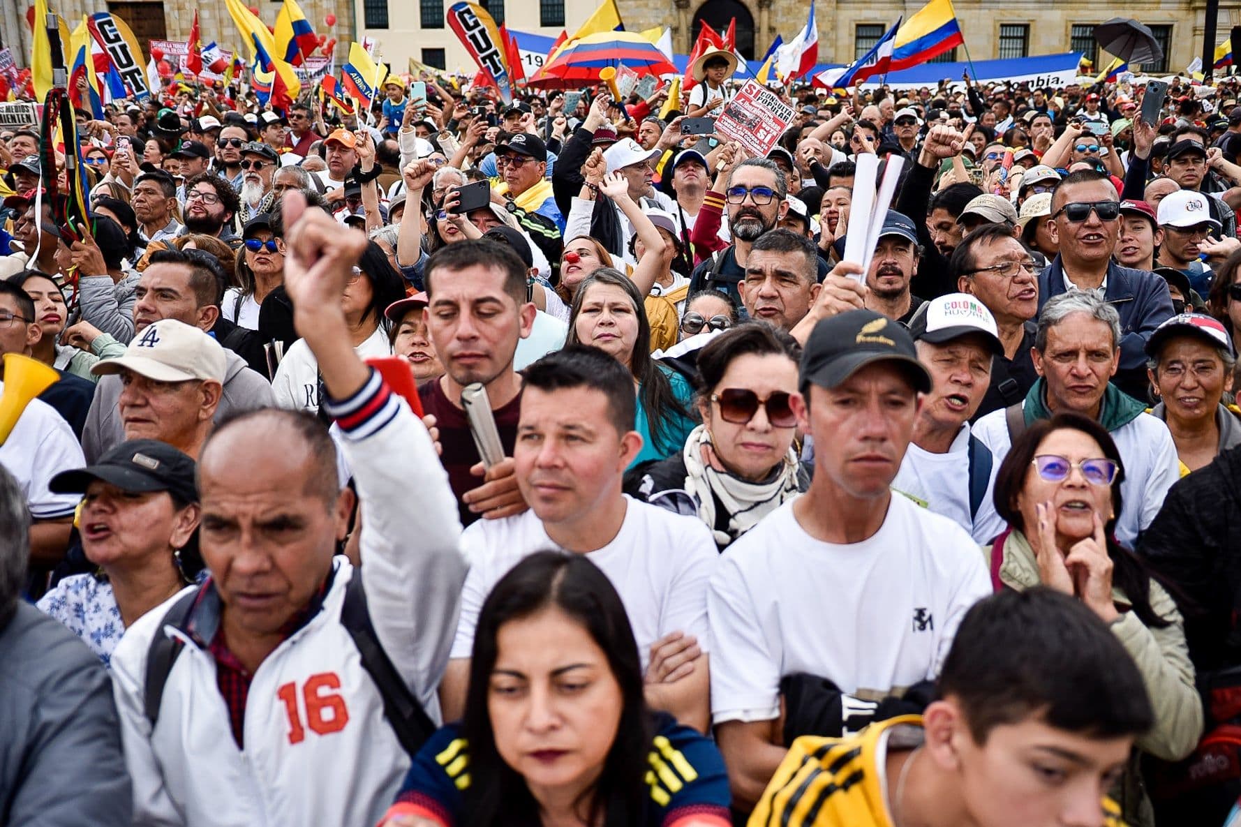 Miles de personas saldrán a marchar este 1 de mayo en Colombia Miles de personas saldrán a marchar este 1 de mayo en Colombia