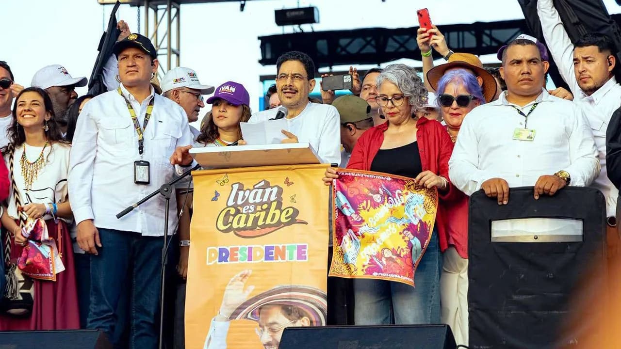 El cierre de Iván Cepeda: ovación en vía carnavalera de Barranquilla El cierre de Iván Cepeda: ovación en vía carnavalera de Barranquilla