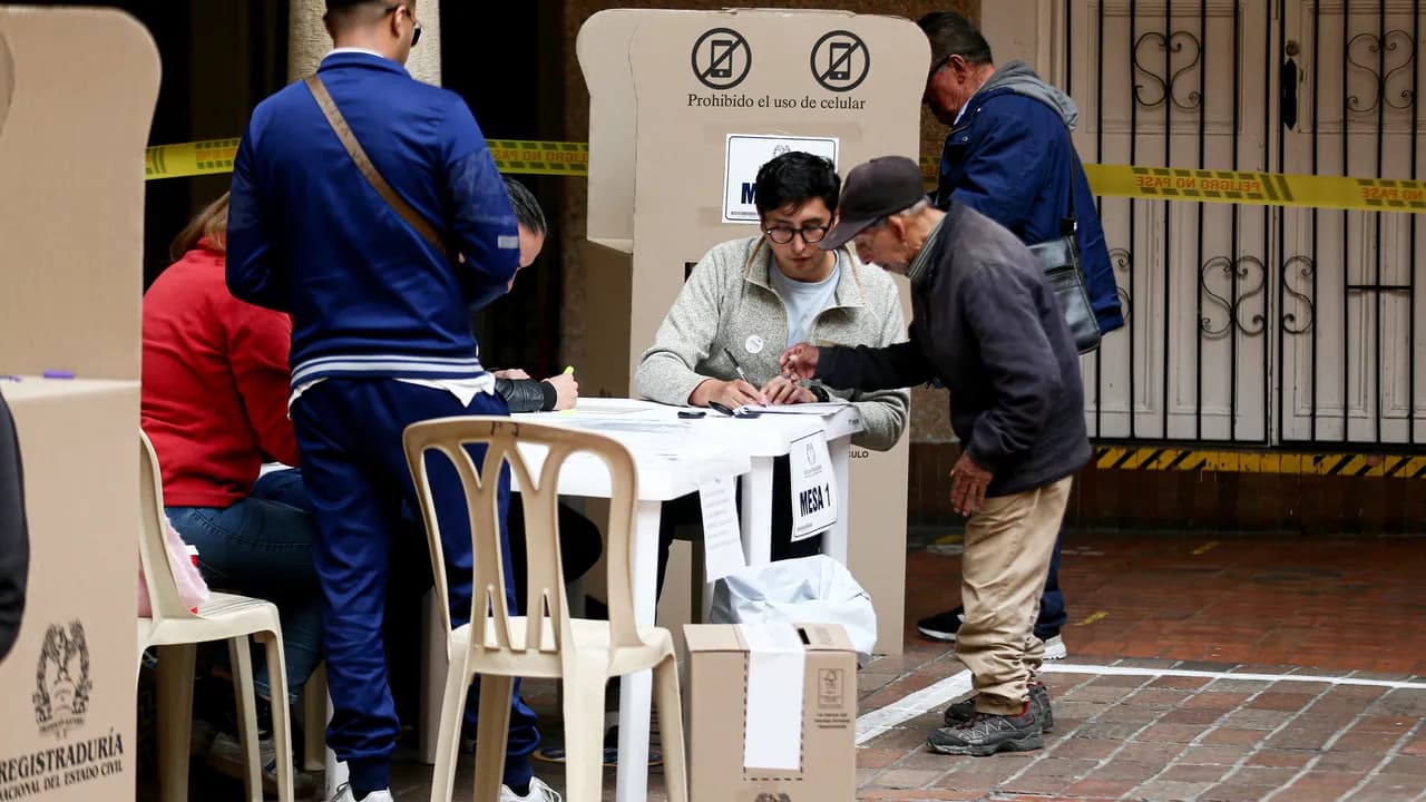 La segunda vuelta presidencial de 2026 se realizaría el 21 de junio si ningún candidato logra la mayoría requerida en primera vuelta. Créditos: Colprensa La segunda vuelta presidencial de 2026 se realizaría el 21 de junio si ningún candidato logra la mayoría requerida en primera vuelta. Créditos: Colprensa
