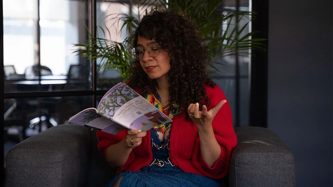 María Gómez Lara, La historia de mi piel, poesía colombiana, racismo, colonialismo, xenofobia, migración, entrevista, CAMBIO, poemario María Gómez Lara, La historia de mi piel, poesía colombiana, racismo, colonialismo, xenofobia, migración, entrevista, CAMBIO, poemario