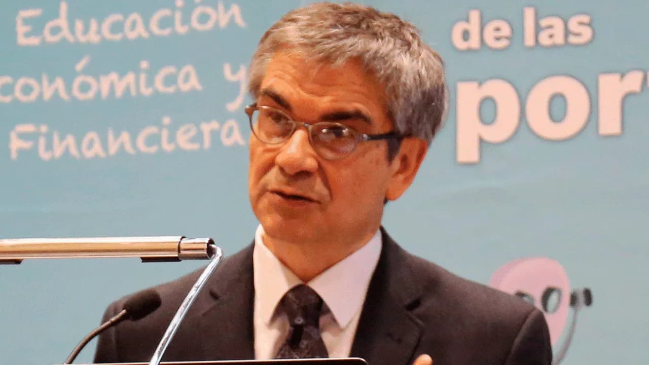 Políticas Públicas | Mario Marcel habla de su libro 'La montaña rusa: crónica de una crisis y cómo se recuperó (2019-2024)' Políticas Públicas | Mario Marcel habla de su libro 'La montaña rusa: crónica de una crisis y cómo se recuperó (2019-2024)'