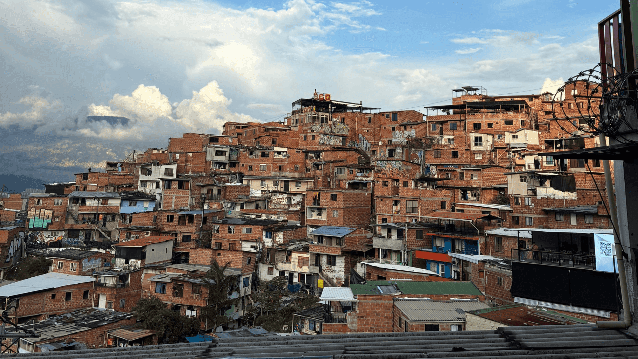 Comuna 13 de Medellín: el rincón donde Colombia aprendió a confiar de nuevo Comuna 13 de Medellín: el rincón donde Colombia aprendió a confiar de nuevo