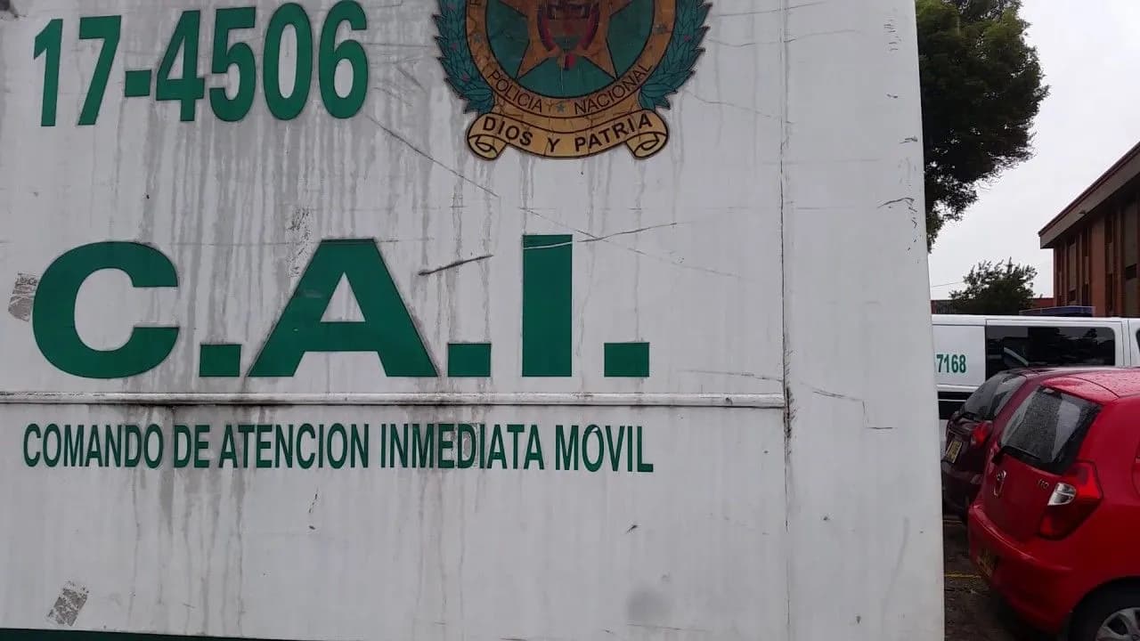 ¿Qué se sabe del explosivo que detonó junto a un CAI en Ciudad Bolívar? Esto reveló la Policía Metropolitana ¿Qué se sabe del explosivo que detonó junto a un CAI en Ciudad Bolívar? Esto reveló la Policía Metropolitana