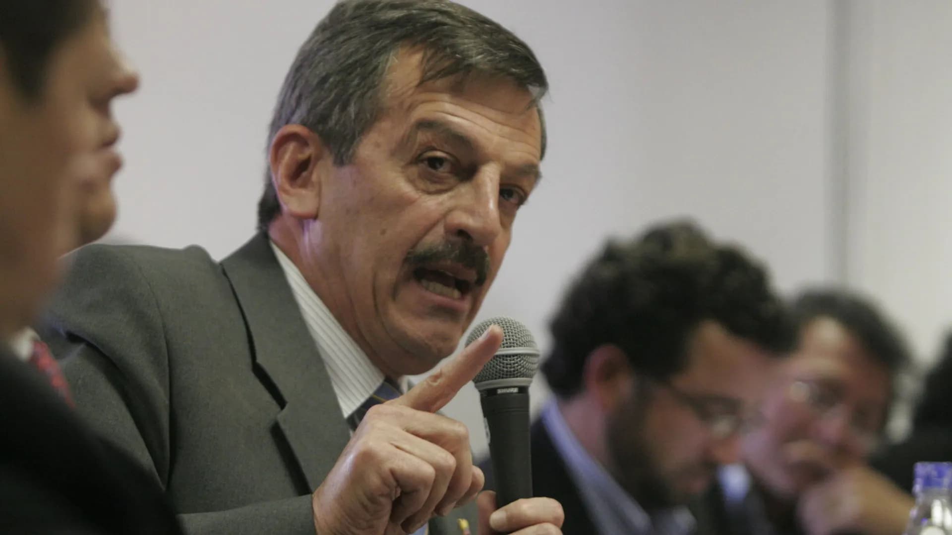 Plazas Vega, ante la justicia estadounidense por el caso del magistrado Carlos Uran Plazas Vega, ante la justicia estadounidense por el caso del magistrado Carlos Uran