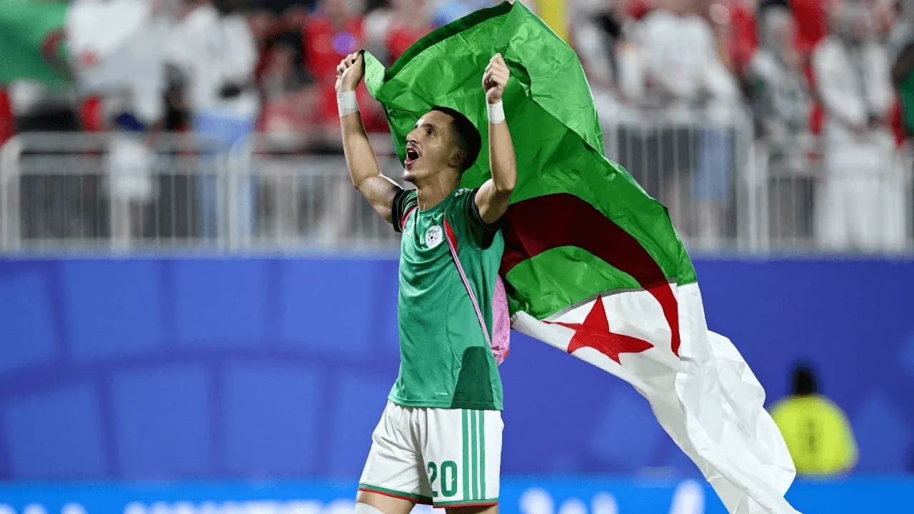 La camiseta de la patria imaginada: el jugador argelino que le dijo que no al Mundial para ayudar a crear una nación La camiseta de la patria imaginada: el jugador argelino que le dijo que no al Mundial para ayudar a crear una nación