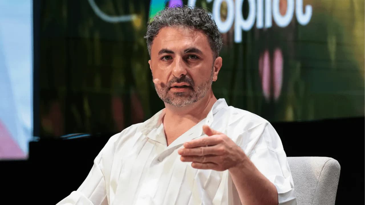El jefe de IA de Microsoft le declara la guerra a la ‘conciencia’ de Claude El jefe de IA de Microsoft le declara la guerra a la ‘conciencia’ de Claude