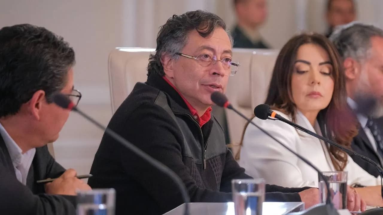 Antes de dejar la Presidencia, Petro sancionó la ley de alimentación gratuita para estudiantes de universidades públicas Antes de dejar la Presidencia, Petro sancionó la ley de alimentación gratuita para estudiantes de universidades públicas