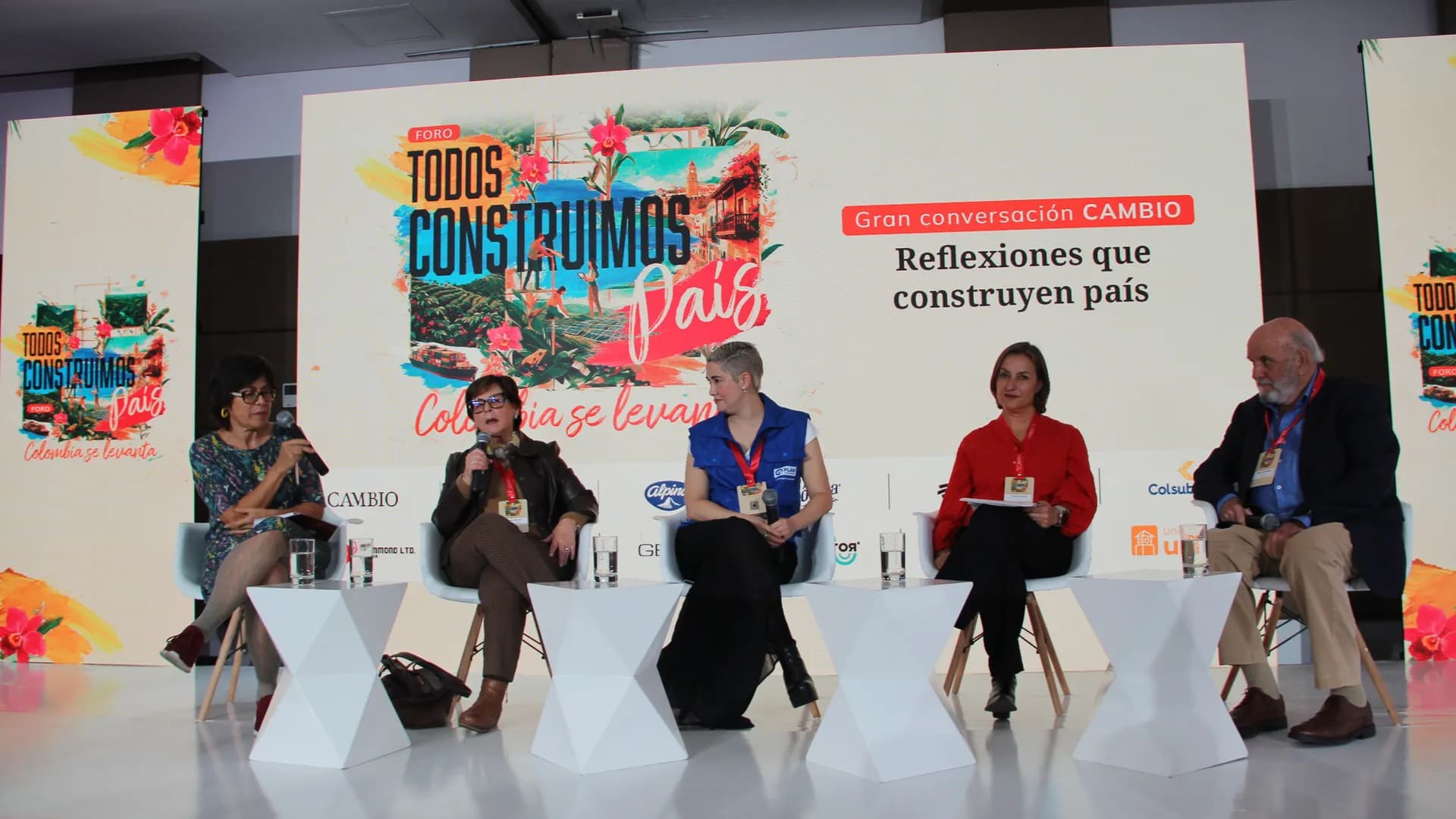 Colombia se levanta: las voces que piensan cómo reconstruir el país Colombia se levanta: las voces que piensan cómo reconstruir el país