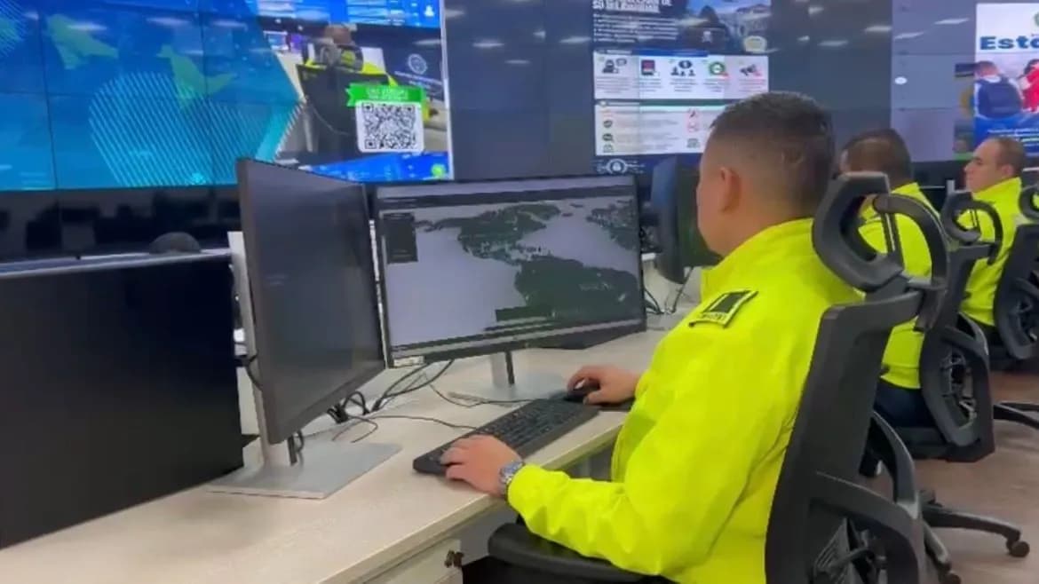 Policía hizo alerta a la comunidad para no caer en estafas por ayudas por emergencia en el país. Foto: Policía Nacional. Policía hizo alerta a la comunidad para no caer en estafas por ayudas por emergencia en el país. Foto: Policía Nacional.