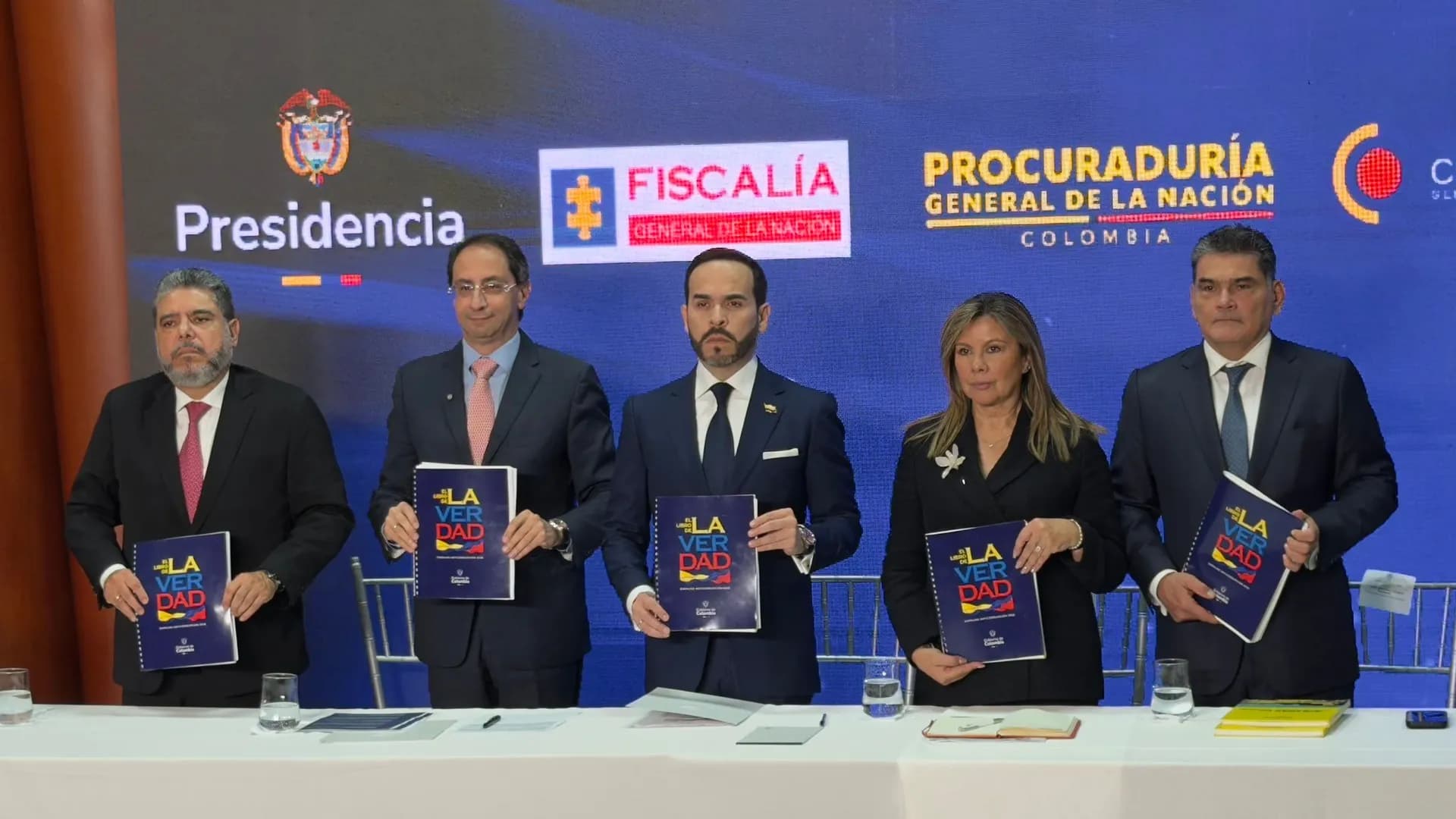 'Libro de la verdad': Gobierno presenta 82 denuncias contra la administración Petro; Fiscalía ya anunció un equipo especial de investigación 'Libro de la verdad': Gobierno presenta 82 denuncias contra la administración Petro; Fiscalía ya anunció un equipo especial de investigación