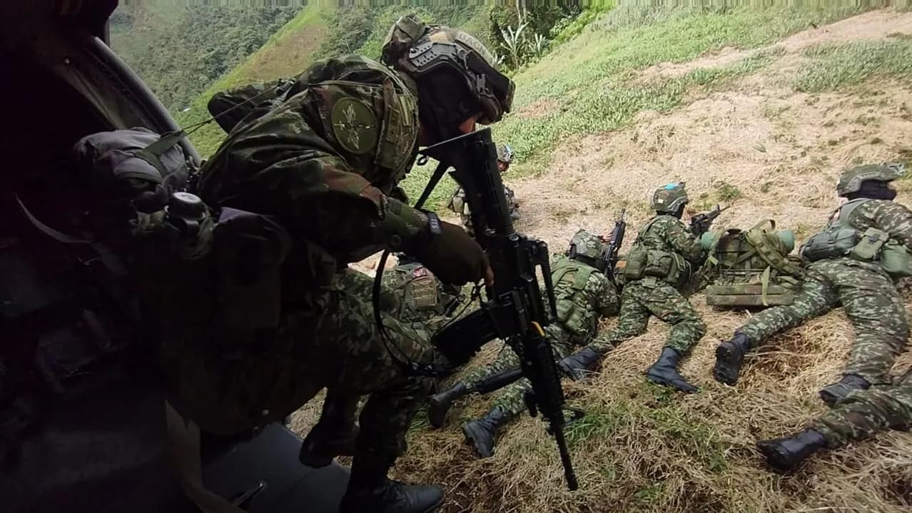 Nuevo bombardeo contra el Clan del Golfo en zona rural de Amalfi, Antioquia Nuevo bombardeo contra el Clan del Golfo en zona rural de Amalfi, Antioquia