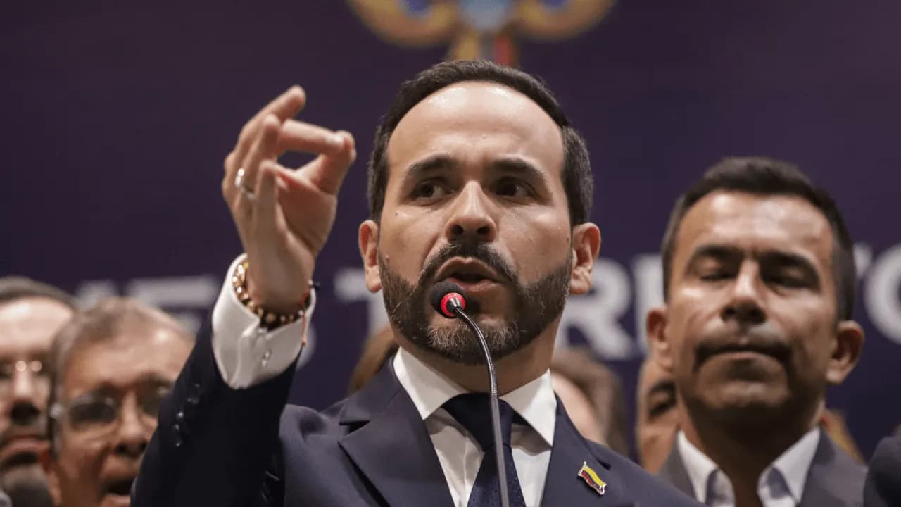 De la Espriella da una semana para intentar el sometimiento de alias Pinocho: “Si no, la orden es darle de baja” De la Espriella da una semana para intentar el sometimiento de alias Pinocho: “Si no, la orden es darle de baja”