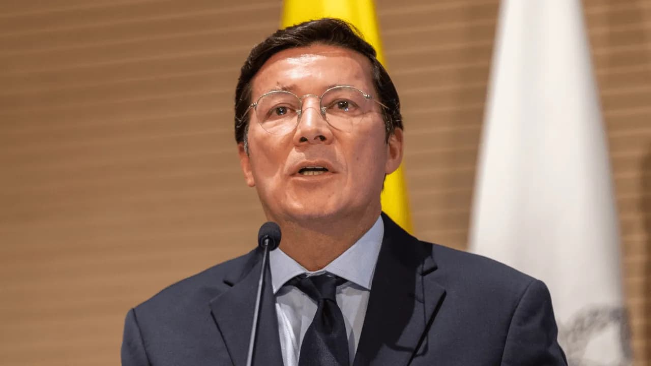Hernán Penagos en el lanzamiento de la aplicación para registrar cédula para votar en el extranjero Hernán Penagos en el lanzamiento de la aplicación para registrar cédula para votar en el extranjero