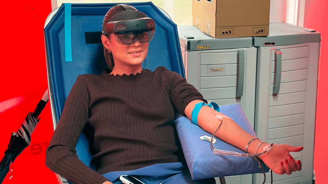 Realidad mixta para donar sangre: la apuesta para que los jóvenes pierdan el miedo y se conviertan en donantes recurrentes Realidad mixta para donar sangre: la apuesta para que los jóvenes pierdan el miedo y se conviertan en donantes recurrentes