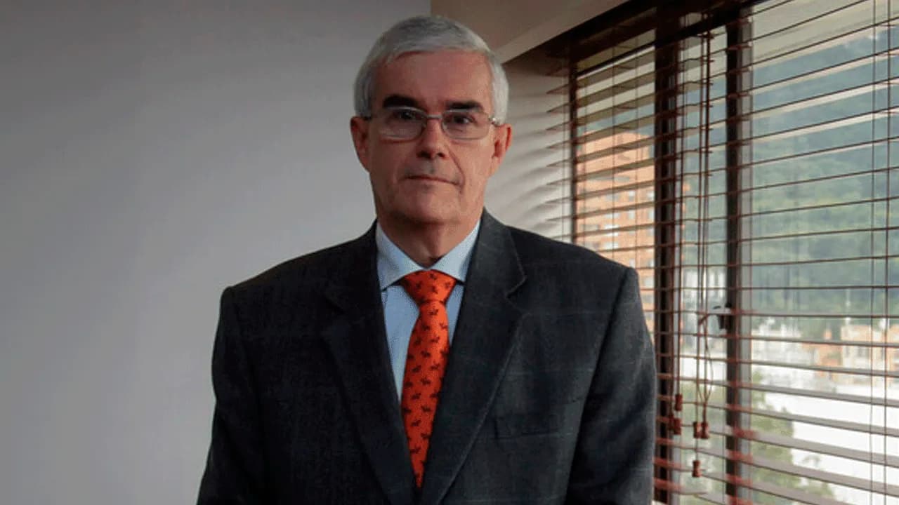 Políticas Públicas | Carlos Enrique Moreno propone una reforma del Estado enfocada en reducir la pobreza y fortalecer las regiones Políticas Públicas | Carlos Enrique Moreno propone una reforma del Estado enfocada en reducir la pobreza y fortalecer las regiones