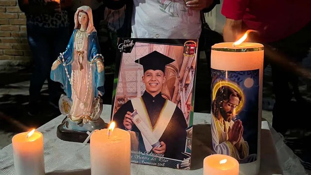 ¿Quién disparó? Petro pide acusación formal contra el agente de ICE que disparó contra Joan Sebastián Durán ¿Quién disparó? Petro pide acusación formal contra el agente de ICE que disparó contra Joan Sebastián Durán