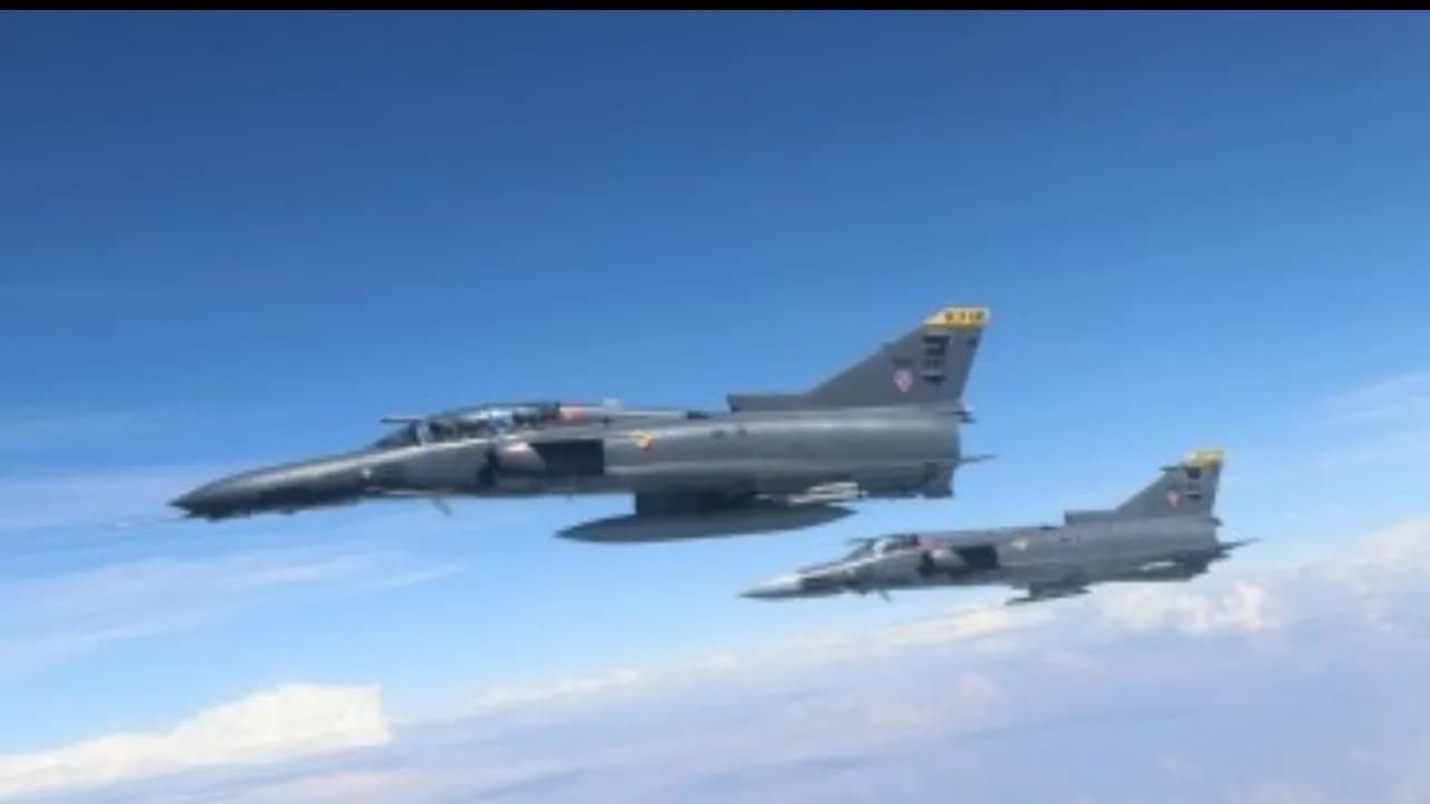 Los Kfir vuelven a surcar los cielos: el Gobierno de Abelardo de la Espriella les da una nueva vida a los viejos aviones de combate Los Kfir vuelven a surcar los cielos: el Gobierno de Abelardo de la Espriella les da una nueva vida a los viejos aviones de combate
