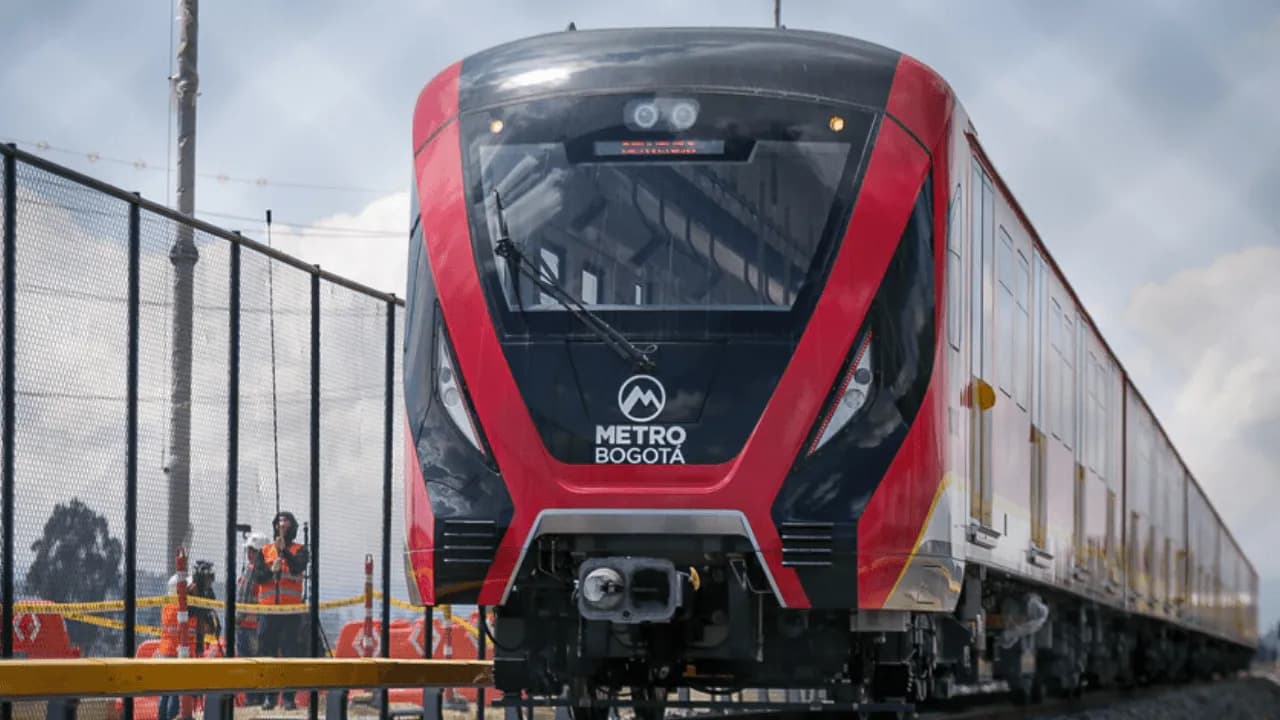 Polémica entre Peñalosa y embajador de China por recorrido en el metro: "Nunca hemos presentado el Metro de Bogotá como un regalo de China" Polémica entre Peñalosa y embajador de China por recorrido en el metro: "Nunca hemos presentado el Metro de Bogotá como un regalo de China"